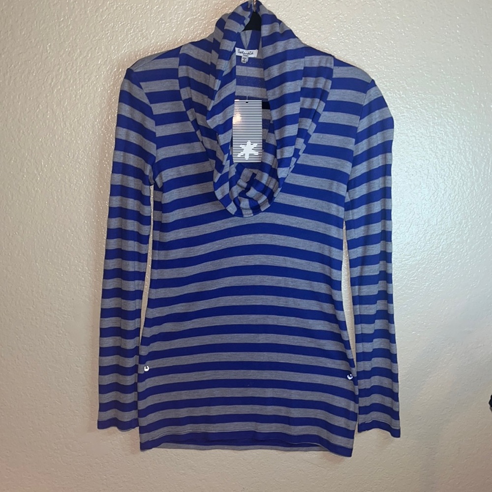 Splendid: Scoop neck